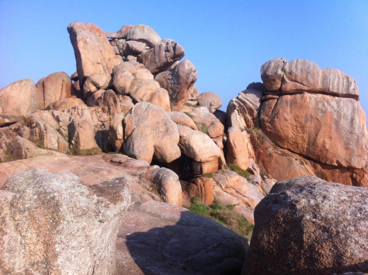 Trestraou, Cote De Granit Rose, Studio Vue Mer, Rez-De-Chaussee Perros-Guirec Exterior foto